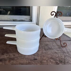 Vintage Milk Glass White Ovenware Soup Chili Bowl w Handle J-2639 14oz MCM USA